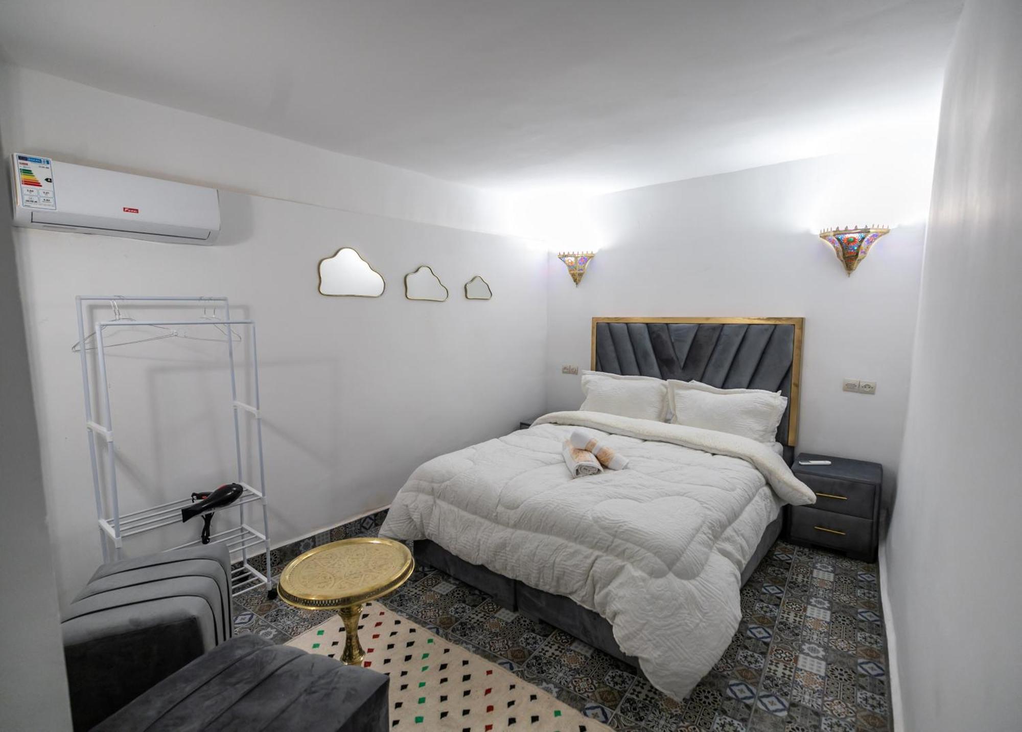 Riad Fes Lile Luaran gambar