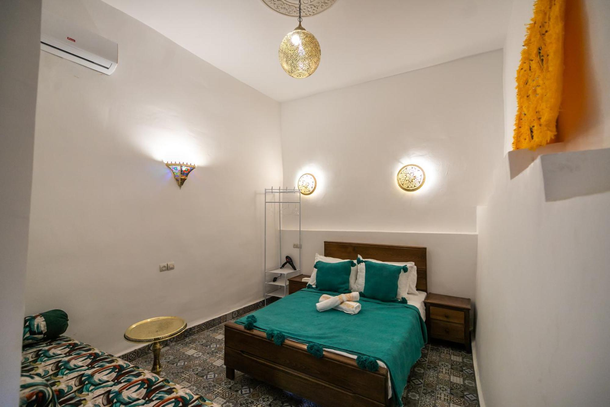 Riad Fes Lile Luaran gambar