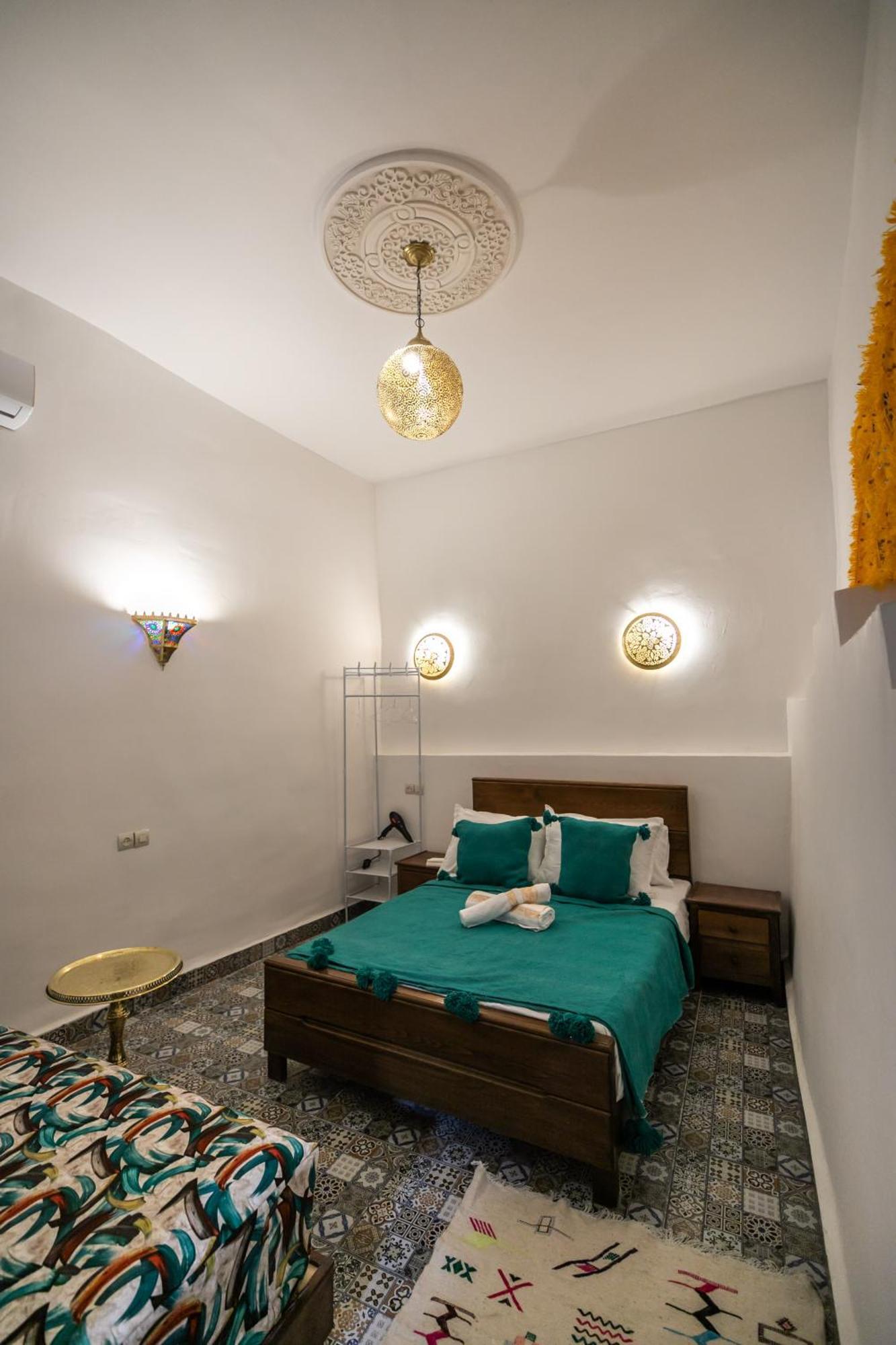 Riad Fes Lile Luaran gambar