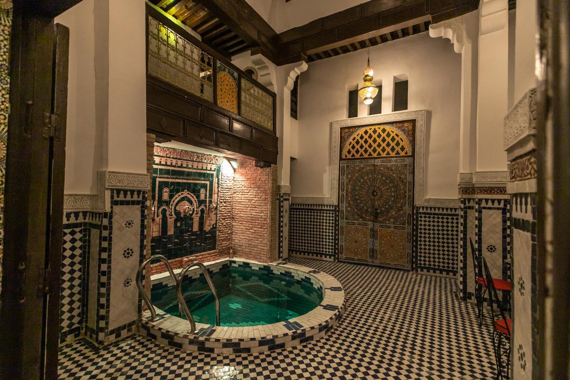 Riad Fes Lile Luaran gambar