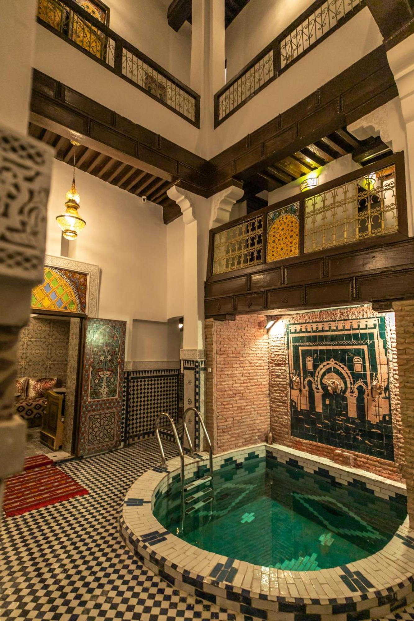 Riad Fes Lile Luaran gambar