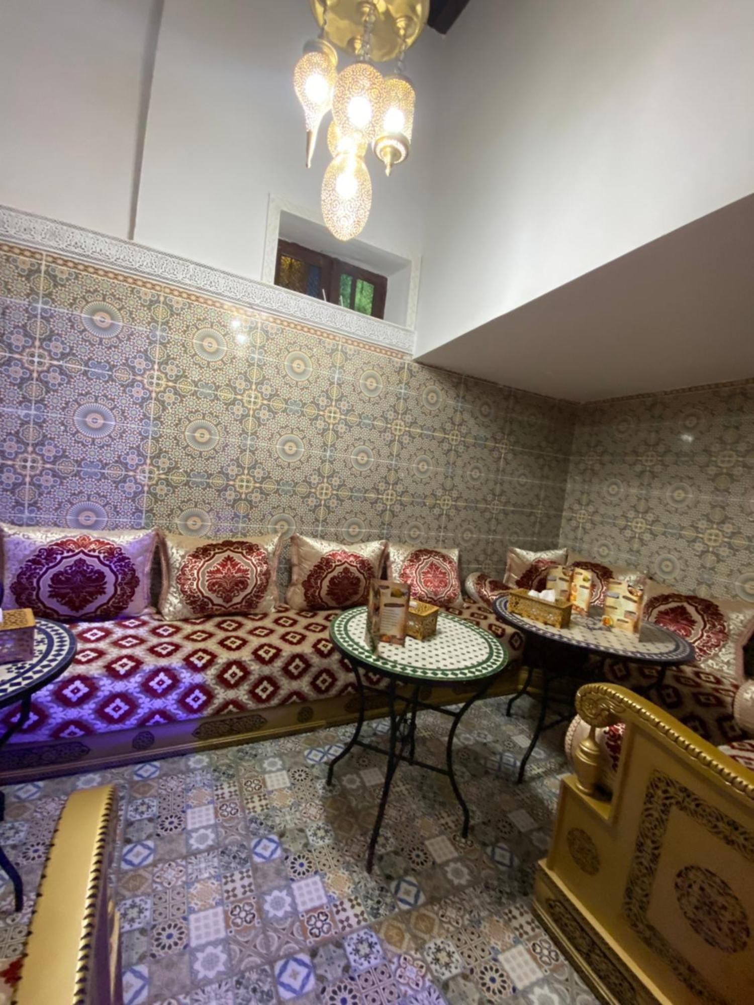 Riad Fes Lile Luaran gambar