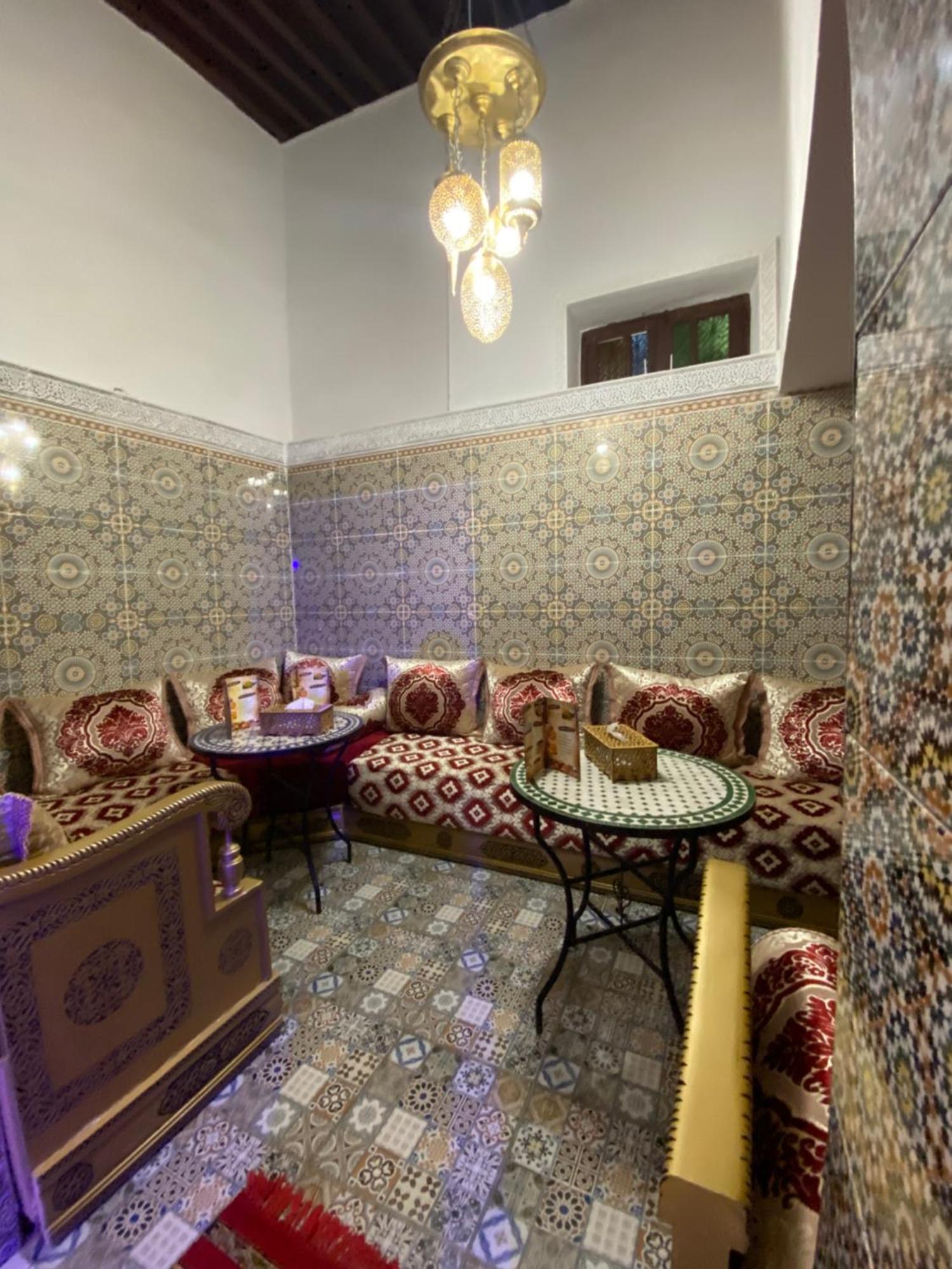 Riad Fes Lile Luaran gambar