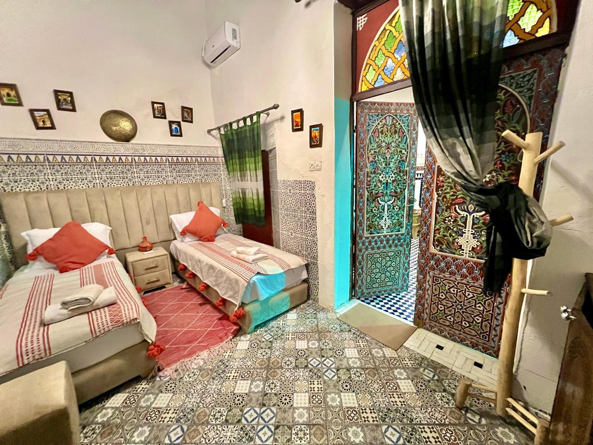 Riad Fes Lile Luaran gambar
